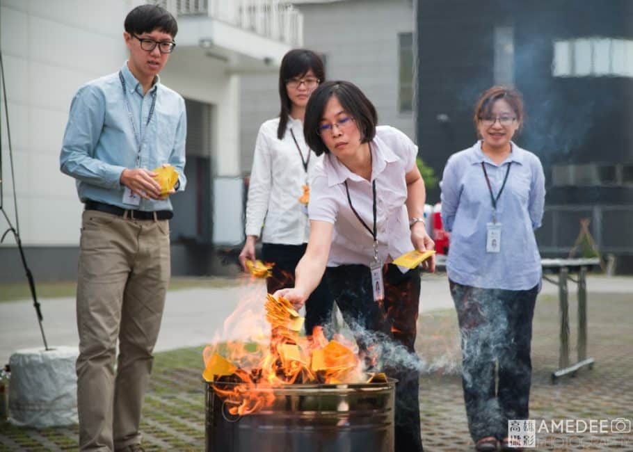 開工前燒金紙