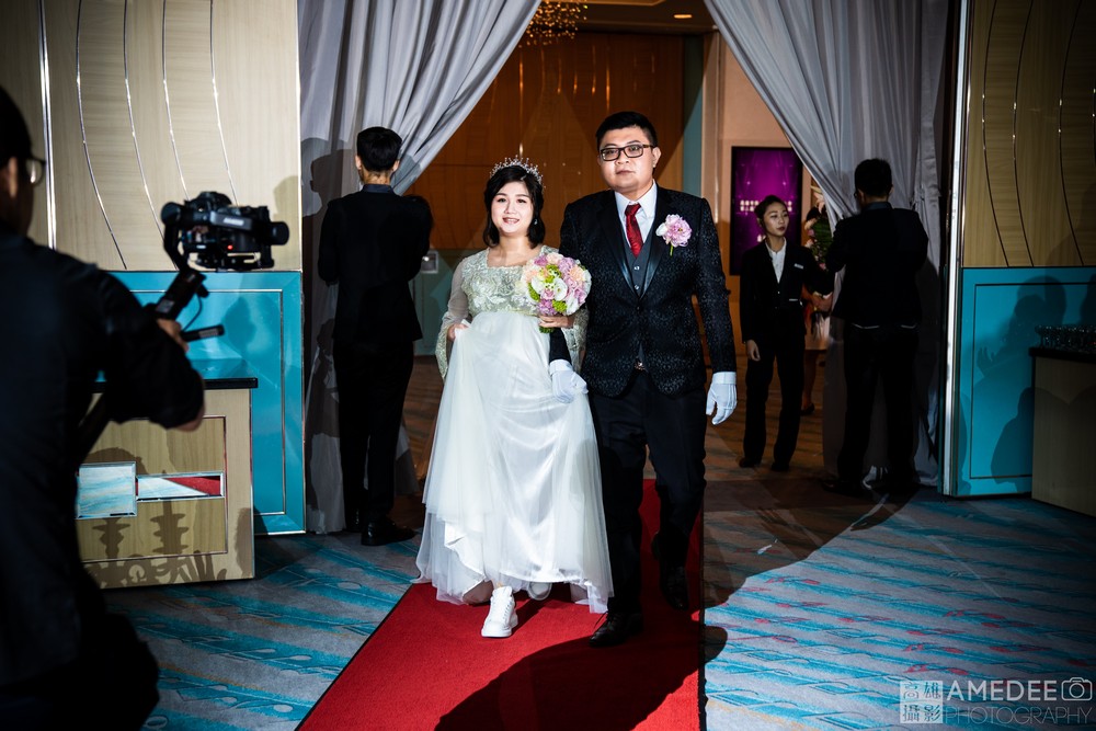 豪均&佩萱在漢神巨蛋婚禮攝影